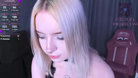 Snapshot of piginnya chatting on 03/17/26, 03:15 piginnya online show from 03/17/26, 03:15