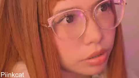 Snapshot of piinkcat chatting on 03/03/25, 06:04 Emi online show from 03/03/25, 06:04