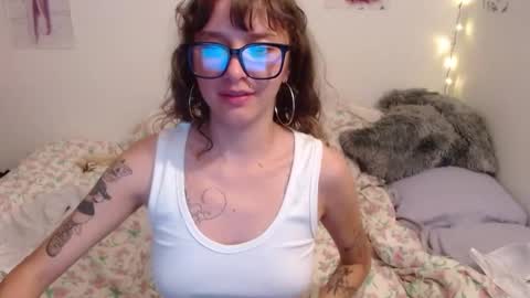 Snapshot of pikawiii chatting on 01/12/25, 05:34 ill be back on monday 18th of november online show from 01/12/25, 05:34