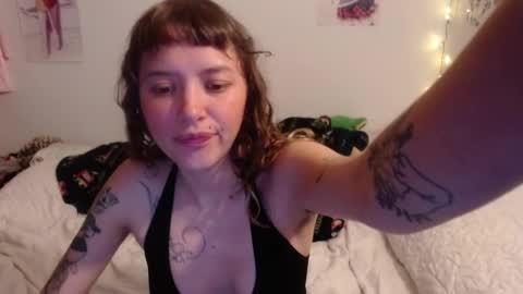 Snapshot of pikawiii chatting on 02/09/25, 01:11 ill be back on monday 18th of november online show from 02/09/25, 01:11