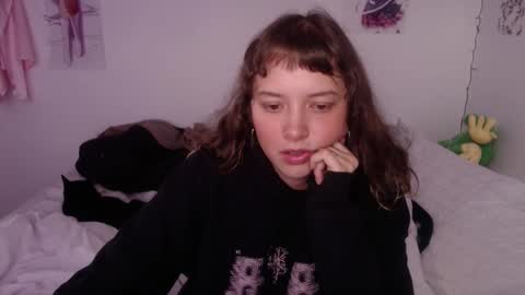 Snapshot of pikawiii chatting on 02/12/25, 08:50 ill be back on monday 18th of november online show from 02/12/25, 08:50