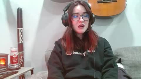 Snapshot of pillogoddess chatting on 10/23/25, 04:34 PilloGoddess online show from 10/23/25, 04:34
