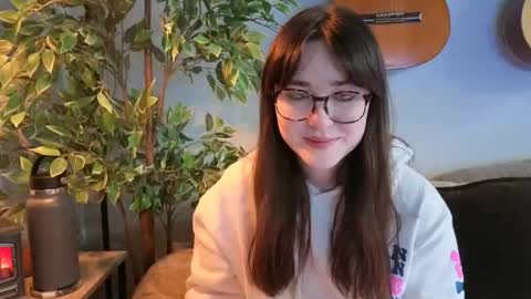 Snapshot of pillogoddess chatting on 05/07/26, 10:09 PilloGoddess online show from 05/07/26, 10:09