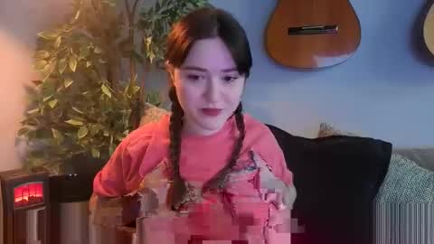 Snapshot of pillogoddess chatting on 05/18/26, 06:19 PilloGoddess online show from 05/18/26, 06:19