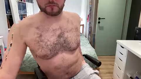 Snapshot of pilou7452 chatting on 02/23/26, 12:13 pilou online show from 02/23/26, 12:13