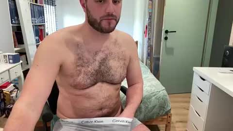 Snapshot of pilou7452 chatting on 02/25/26, 12:15 pilou online show from 02/25/26, 12:15