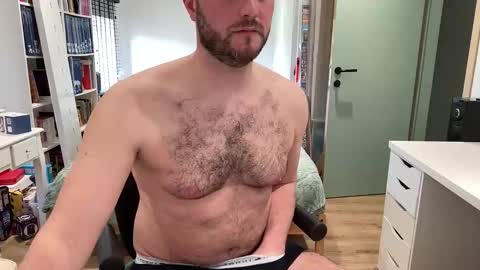 Snapshot of pilou7452 chatting on 02/27/26, 12:05 pilou online show from 02/27/26, 12:05