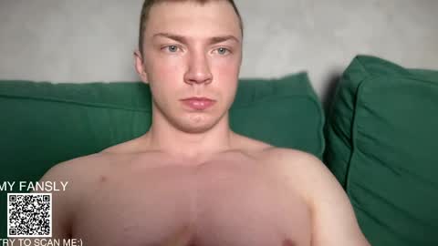 Snapshot of pimple_gang chatting on 06/01/26, 10:44 Sasha online show from 06/01/26, 10:44