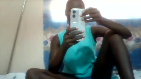 Snapshot of pinah1997 chatting on 02/05/25, 10:19 pinah1997 online show from 02/05/25, 10:19