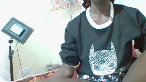 Snapshot of pinah1997 chatting on 02/27/26, 03:06 pinah1997 online show from 02/27/26, 03:06