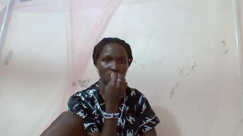 Snapshot of pinah1997 chatting on 05/18/26, 10:59 pinah1997 online show from 05/18/26, 10:59