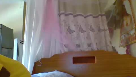 Snapshot of pinah1997 chatting on 06/08/26, 10:04 pinah1997 online show from 06/08/26, 10:04