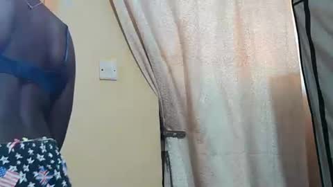 Snapshot of pinah1997 chatting on 06/09/26, 11:22 pinah1997 online show from 06/09/26, 11:22