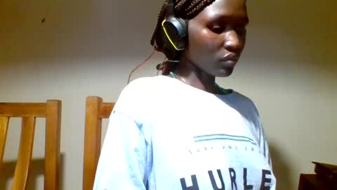 Snapshot of pinah1997 chatting on 08/01/26, 09:25 pinah1997 online show from 08/01/26, 09:25