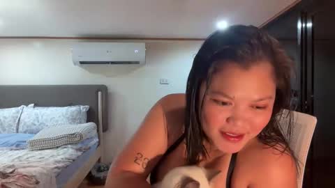 Snapshot of pinay_feb chatting on 09/13/25, 02:22 Hot Feb online show from 09/13/25, 02:22