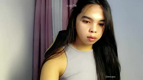Snapshot of pinay_heart chatting on 10/22/25, 05:52 heart online show from 10/22/25, 05:52