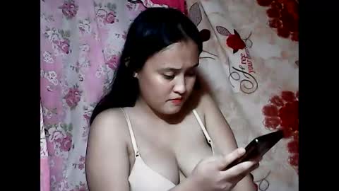 Snapshot of pinay_mama_milkbigboobs chatting on 02/28/25, 11:36 pinay_mama_milkbigboobs online show from 02/28/25, 11:36
