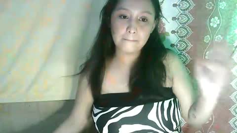 Snapshot of pinay_mama_milkbigboobs chatting on 03/05/25, 02:12 pinay_mama_milkbigboobs online show from 03/05/25, 02:12