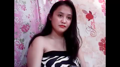 Snapshot of pinay_mama_milkbigboobs chatting on 03/11/25, 06:00 pinay_mama_milkbigboobs online show from 03/11/25, 06:00