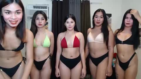 Snapshot of pinay_pussysluts chatting on 10/23/25, 12:15 rhea kris birnadith desiree medusa online show from 10/23/25, 12:15