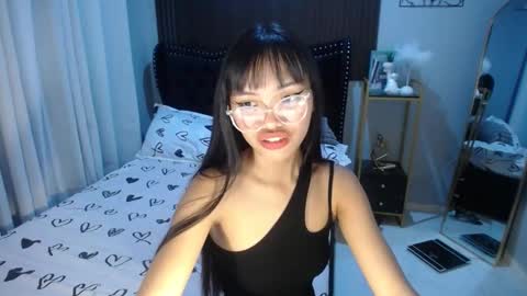 Snapshot of pinay_slutx chatting on 02/18/25, 07:43 dee online show from 02/18/25, 07:43