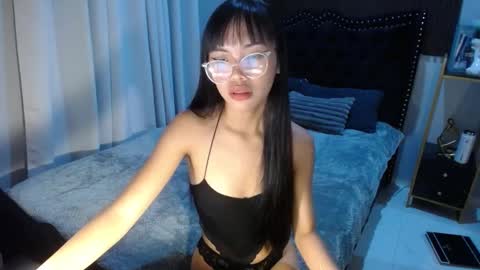 Snapshot of pinay_slutx chatting on 02/24/25, 10:26 dee online show from 02/24/25, 10:26
