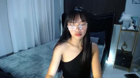 Snapshot of pinay_slutx chatting on 03/05/25, 05:29 dee online show from 03/05/25, 05:29