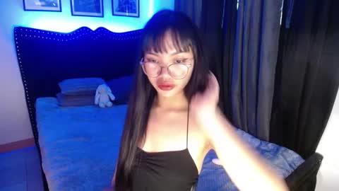 Snapshot of pinay_slutx chatting on 09/28/25, 12:27 dee online show from 09/28/25, 12:27