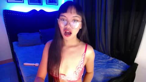 Snapshot of pinay_slutx chatting on 10/09/25, 12:03 dee online show from 10/09/25, 12:03