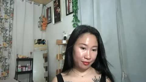 Snapshot of pinayhotty_yumie chatting on 06/19/26, 11:14 yumie online show from 06/19/26, 11:14