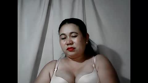 Snapshot of pinaymama12345 chatting on 03/11/26, 08:42 pinaymama12345 online show from 03/11/26, 08:42