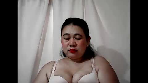 Snapshot of pinaymama12345 chatting on 03/12/26, 12:17 pinaymama12345 online show from 03/12/26, 12:17