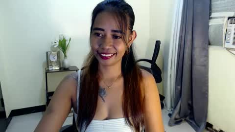 Snapshot of pinaymorena_renelda chatting on 10/25/25, 02:30 pinaymorena_renelda online show from 10/25/25, 02:30