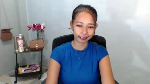 Snapshot of pinaymorena_renelda chatting on 11/19/25, 03:06 pinaymorena_renelda online show from 11/19/25, 03:06