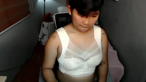 Snapshot of pinayprincesslyn chatting on 01/05/25, 06:46 Lyn the Lesbian online show from 01/05/25, 06:46