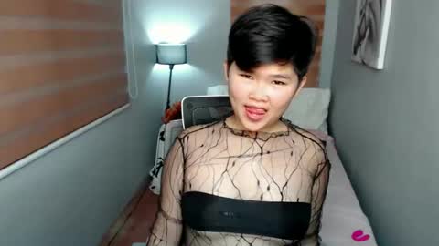Snapshot of pinayprincesslyn chatting on 01/13/25, 04:28 Lyn the Lesbian online show from 01/13/25, 04:28