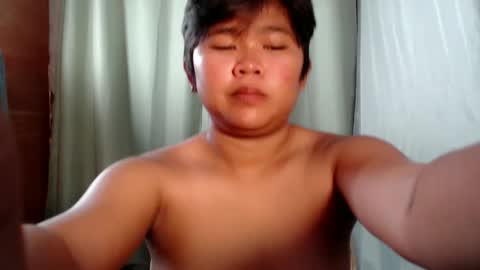 Snapshot of pinayprincesslyn chatting on 06/09/26, 12:33 Lyn the Lesbian online show from 06/09/26, 12:33