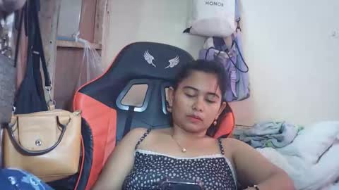 Snapshot of pinaysunday chatting on 02/04/26, 01:33 pinaysunday online show from 02/04/26, 01:33