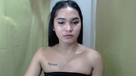 Snapshot of pinaysweatwetlover69 chatting on 05/25/26, 12:27 celistina Crwford online show from 05/25/26, 12:27