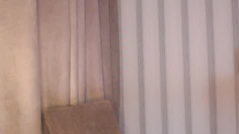 Snapshot of pineapple__mood chatting on 06/07/26, 12:09 online show from 06/07/26, 12:09