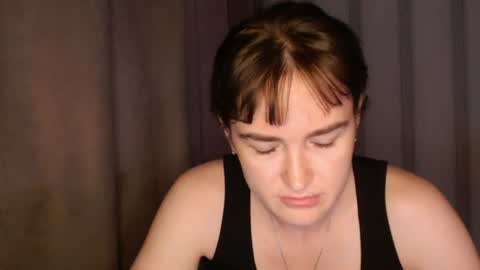 Snapshot of pineapple__mood chatting on 06/23/26, 06:55 online show from 06/23/26, 06:55