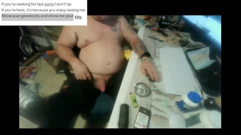 pini_z online show from 01/28/25, 08:47