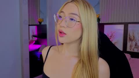 pink_as online show from 09/16/25, 10:00