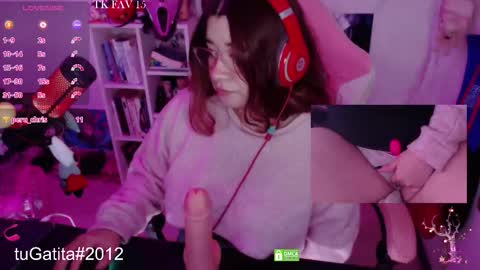 Snapshot of pink_girl0n chatting on 11/29/25, 07:33 Kitty online show from 11/29/25, 07:33