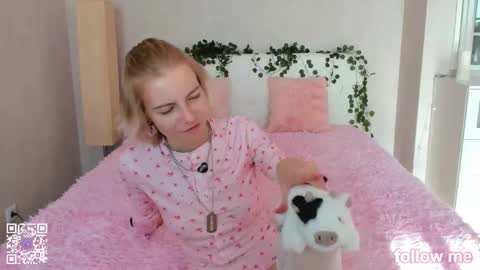 Snapshot of pink_lila18 chatting on 10/09/25, 08:12 pink_lila18 online show from 10/09/25, 08:12