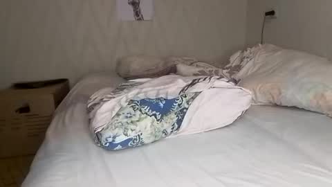 Snapshot of pink_pikachu_ chatting on 12/15/24, 12:07 Pikachu pika online show from 12/15/24, 12:07