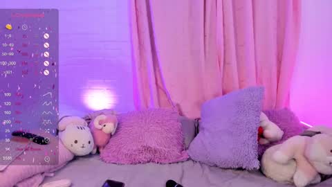 Snapshot of pink_quarz chatting on 12/07/24, 11:23 KELLY online show from 12/07/24, 11:23