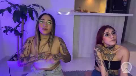 Snapshot of pink_quarz chatting on 01/08/26, 10:23 KELLY online show from 01/08/26, 10:23