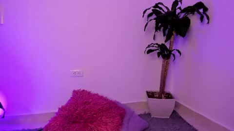 Snapshot of pink_quarz chatting on 05/01/26, 11:59 KELLY online show from 05/01/26, 11:59
