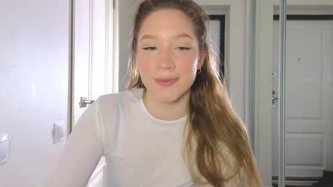 Snapshot of pink_rosee_ chatting on 03/06/26, 03:25 online show from 03/06/26, 03:25